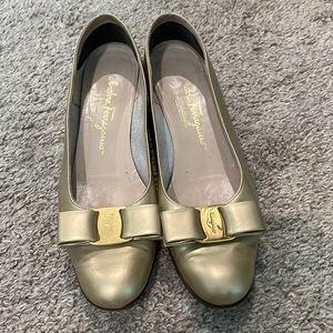 Ferragamo kitten heel pump